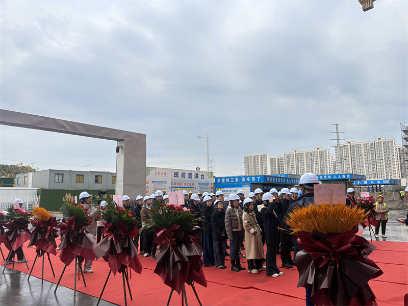 封顶筑梦启新程，冠亚聚力耀未来|冠亚恒温新工厂封顶仪式圆满举行!-冠亚恒温