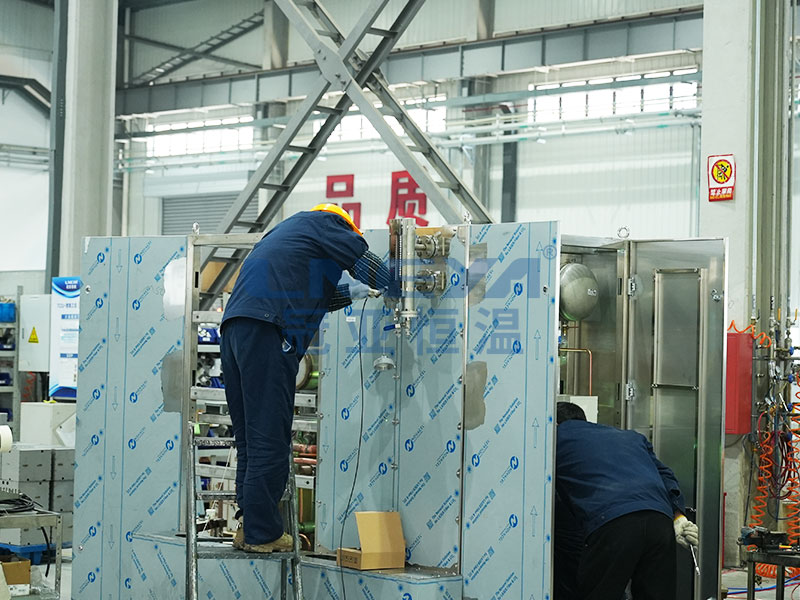 工业用冷水机组全解析:从工作原理到选型避坑指南-冠亚恒温 工业用冷水机组全解析:从工作原理到选型避坑指南-冠亚恒温